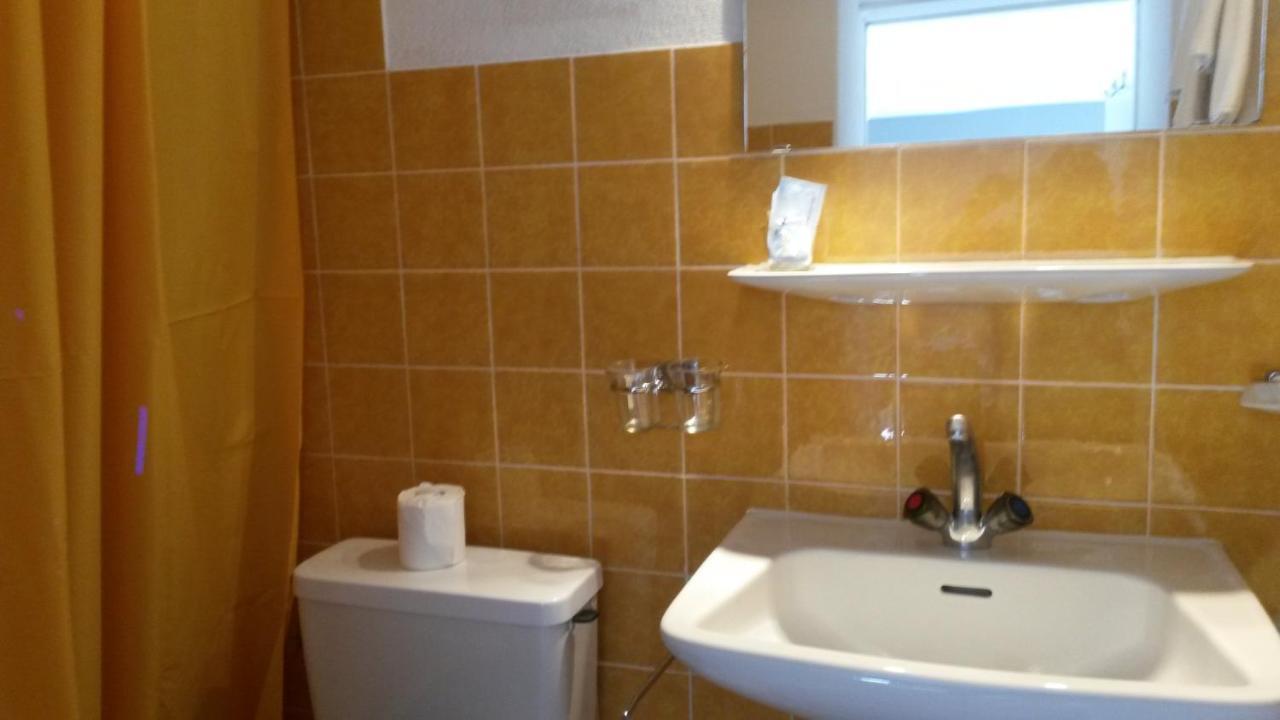 לנזרהיידה Hotel Danis מראה חיצוני תמונה