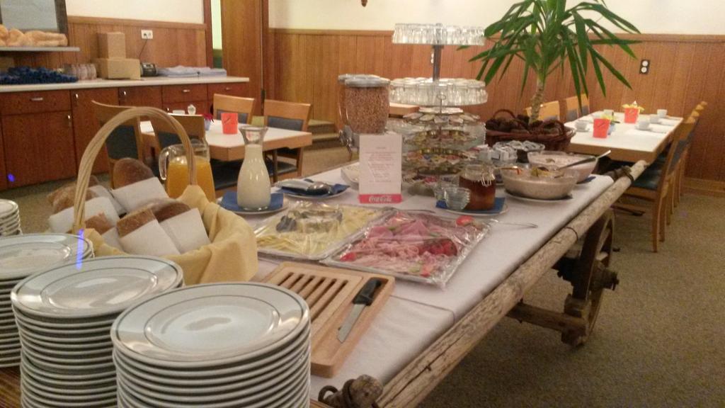 לנזרהיידה Hotel Danis מראה חיצוני תמונה